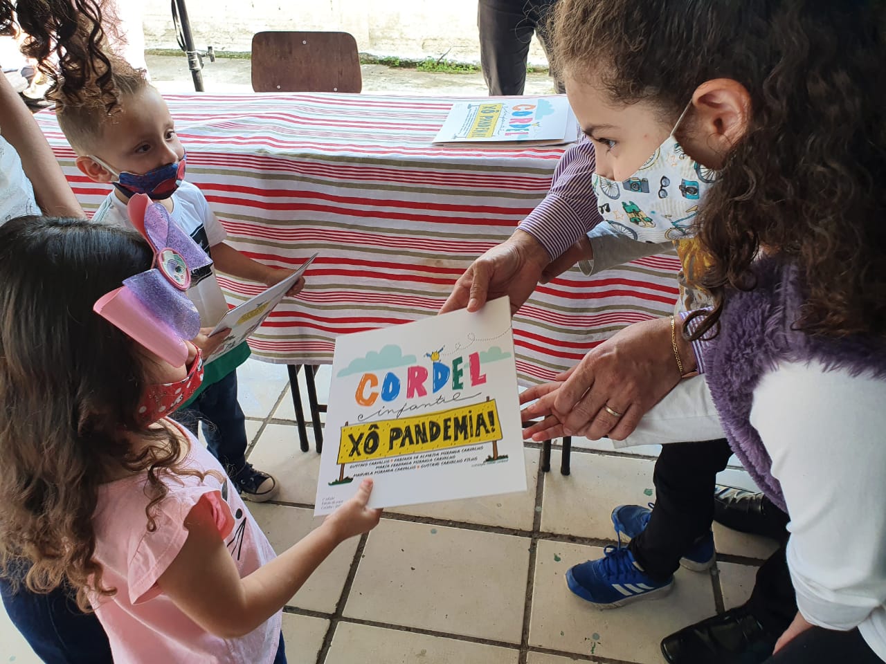 doação de livros - magia solidária e interact curitiba